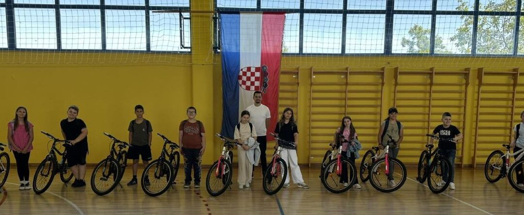 Općina Viškovci nastavlja hvalevrijednu tradiciju: Učenicima četvrtog razreda donirani novi bicikli